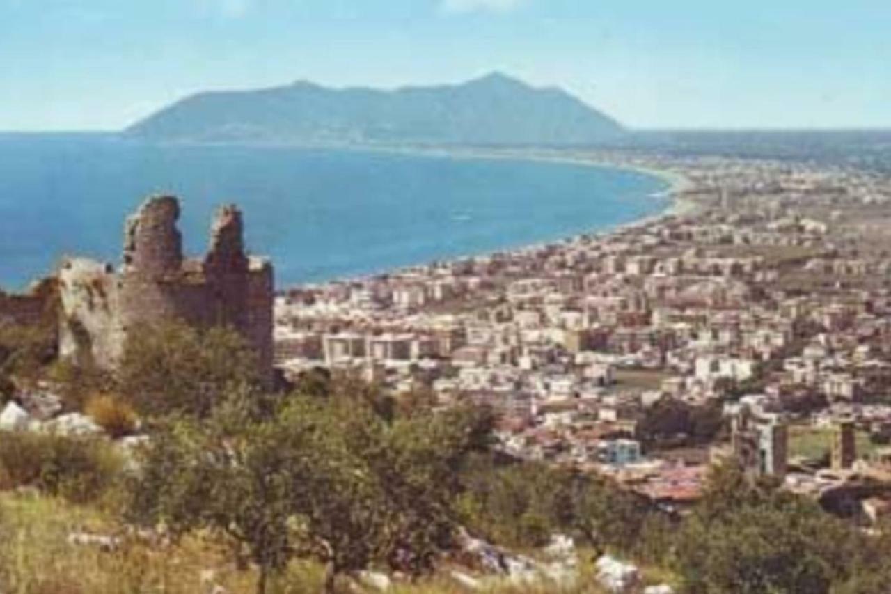 Art Deco Center Near The Beach! * Terracina